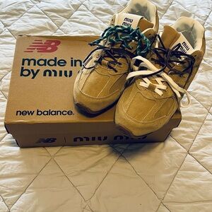BNIB New Balance x Miu Miu Tan suede Sneakers SZ 39